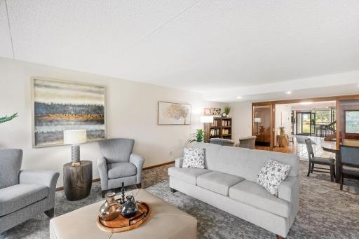 2445 Londin Lane E, 202, Maplewood, MN 55119