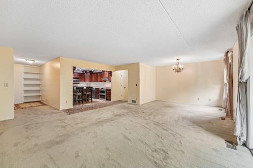 2445 Londin Lane E, 202, Maplewood, MN 55119