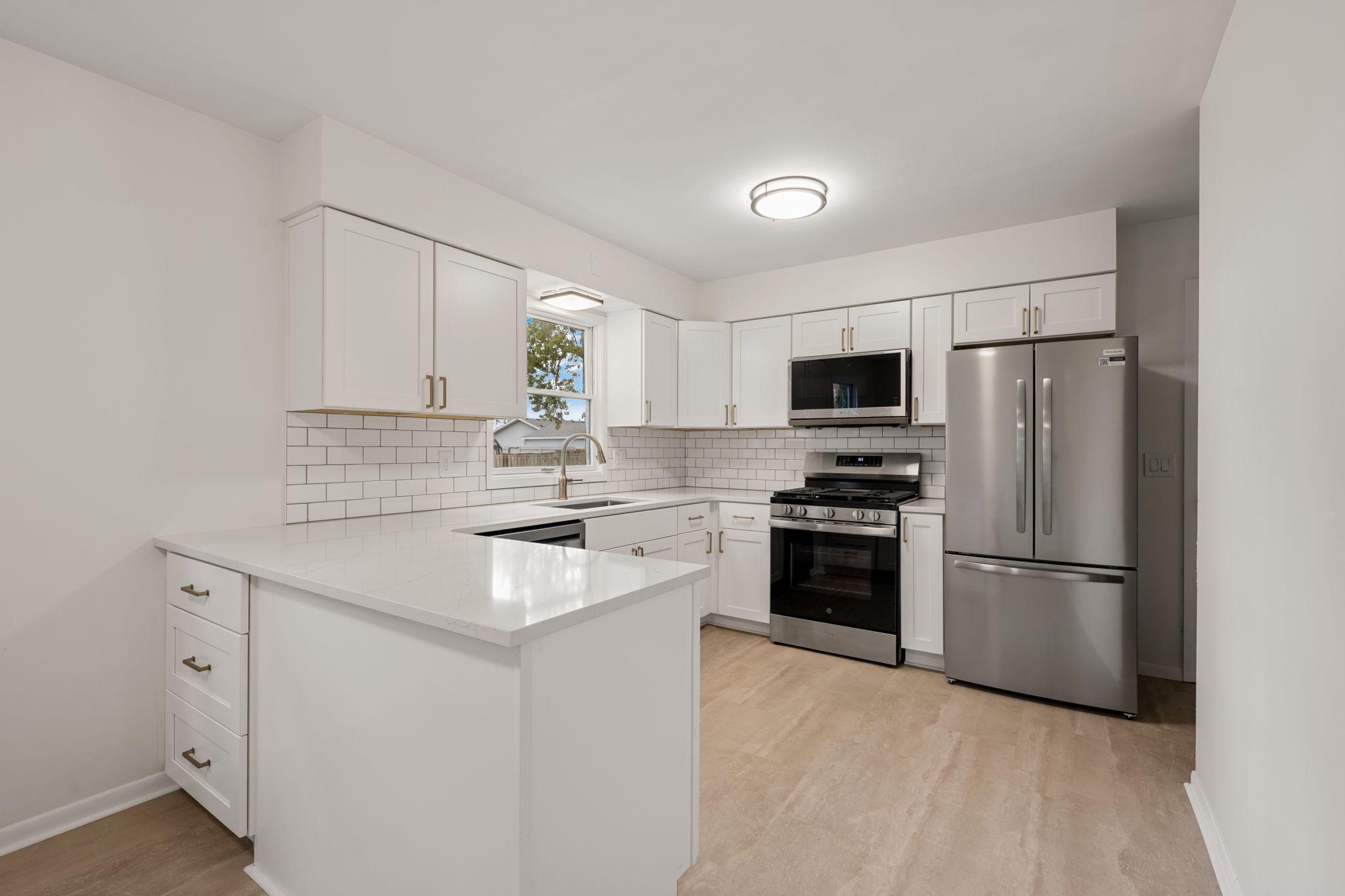 Fully Remodeled Kitchen