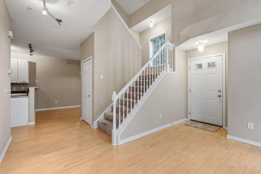 320 Willoughby Way W, Minnetonka, MN 55305