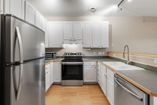 17-web-or-mls-320 Willoughby Way W-17.jpg