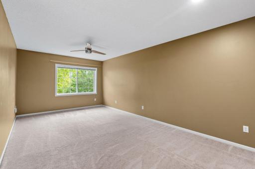 27-web-or-mls-320 Willoughby Way W-27.jpg