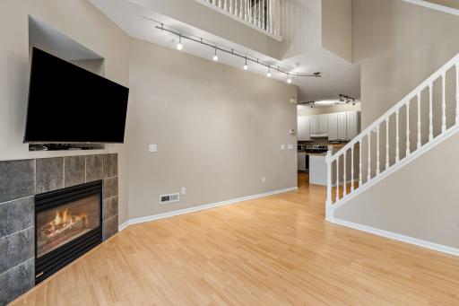 12-web-or-mls-320 Willoughby Way W-12.jpg
