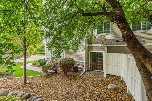 320 Willoughby Way W, Minnetonka, MN 55305