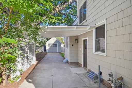 552 Fairview Avenue S, Saint Paul, MN 55116