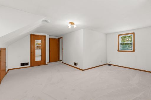 1195 7th Street NW, New Brighton, MN 55112