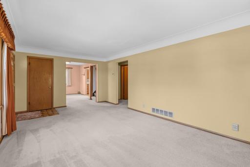 1195 7th Street NW, New Brighton, MN 55112