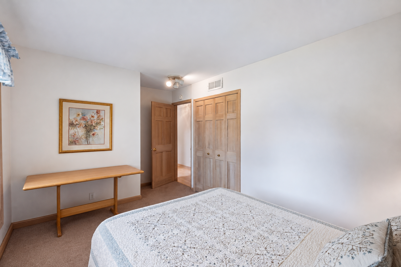 2nd bedroom upper level