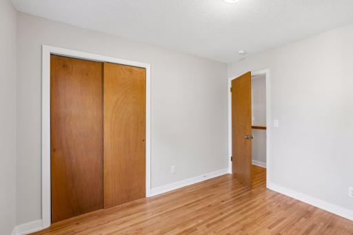 15001 Oakland Avenue S, Burnsville, MN 55306