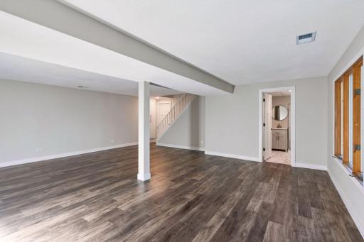 15001 Oakland Avenue S, Burnsville, MN 55306