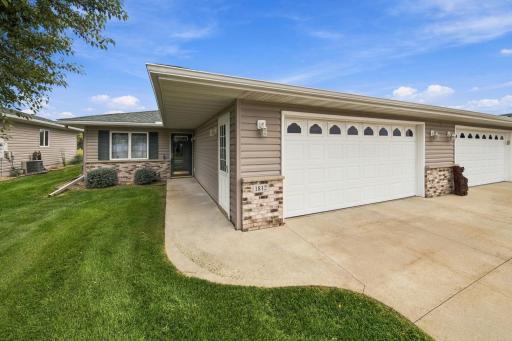 1812 Clubhouse Drive NE, Stewartville, MN 55976