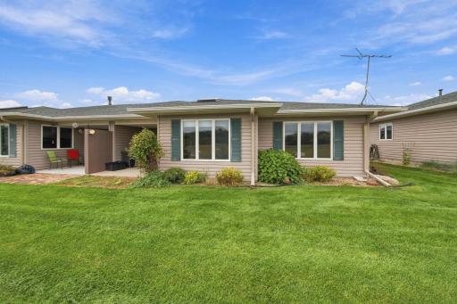 1812 Clubhouse Drive NE, Stewartville, MN 55976