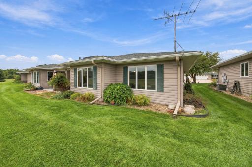 1812 Clubhouse Drive NE, Stewartville, MN 55976