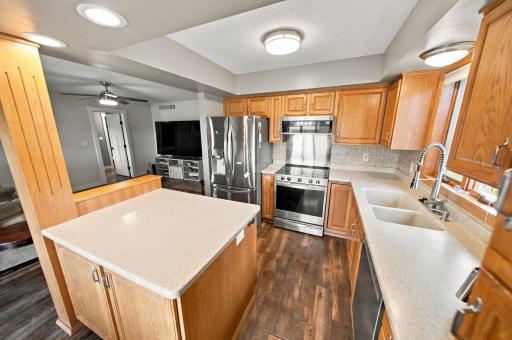 1812 Clubhouse Drive NE, Stewartville, MN 55976