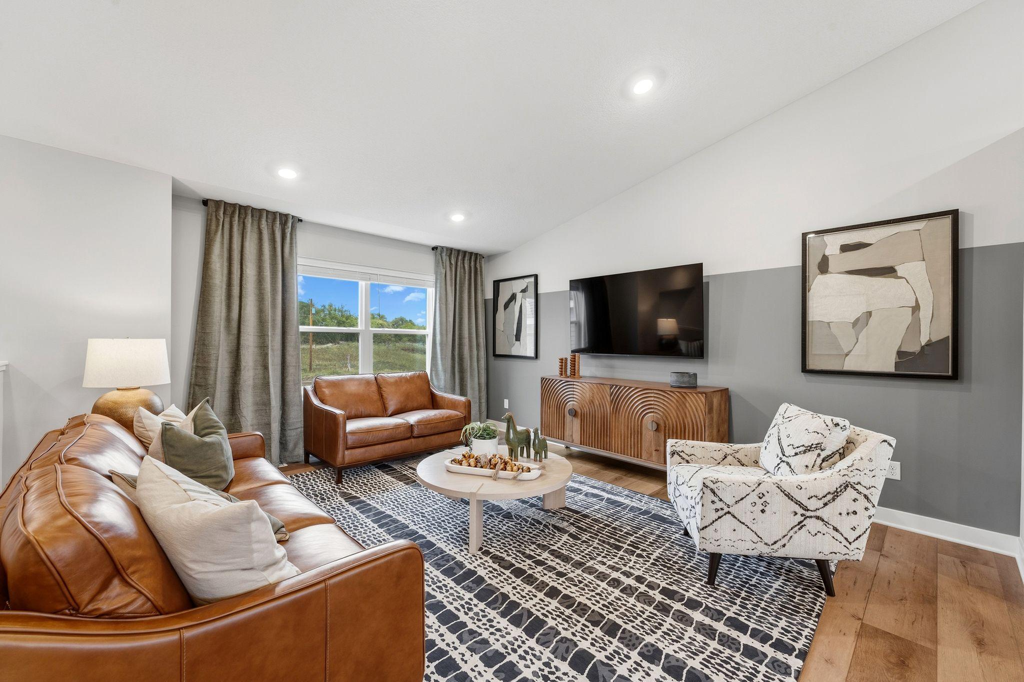 Enjoy simple transitions between shared rooms among the open layout