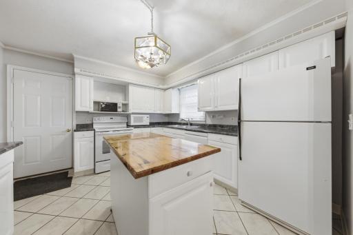 Smart remodel of kitchen and a convenient kitchen island!