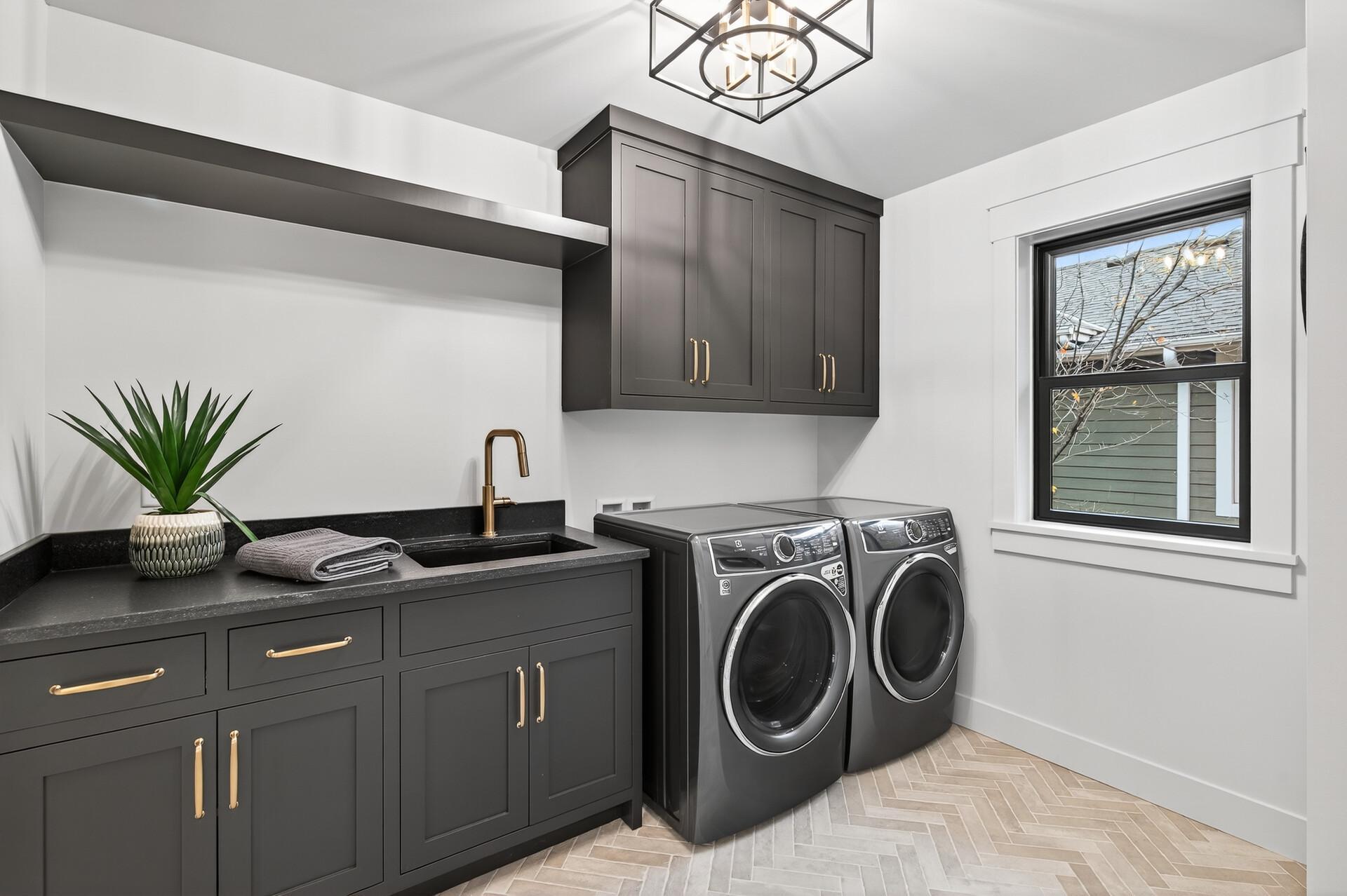 96_641_Park_St_E96_mls.jpg