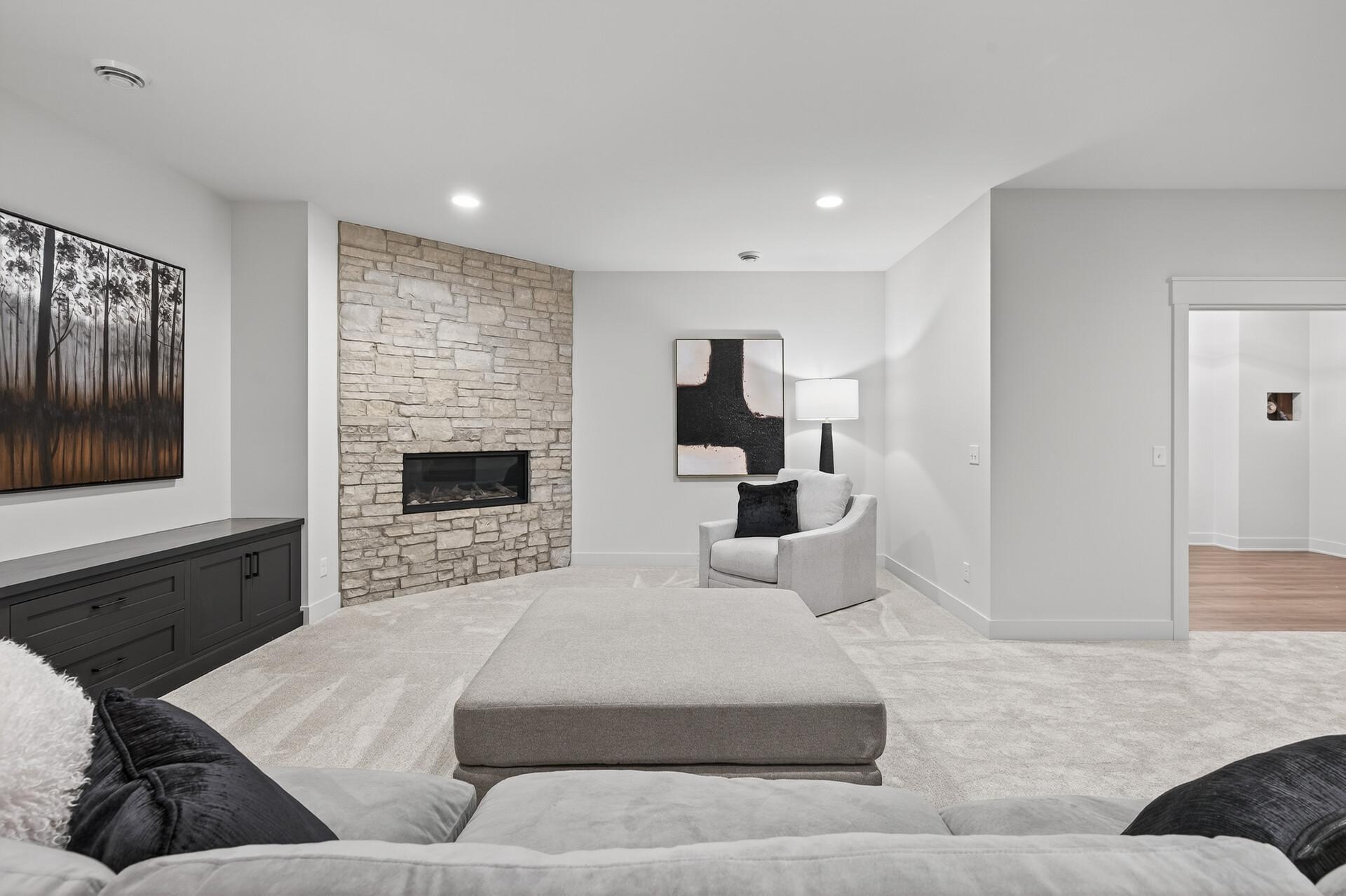 88_641_Park_St_E88_mls.jpg