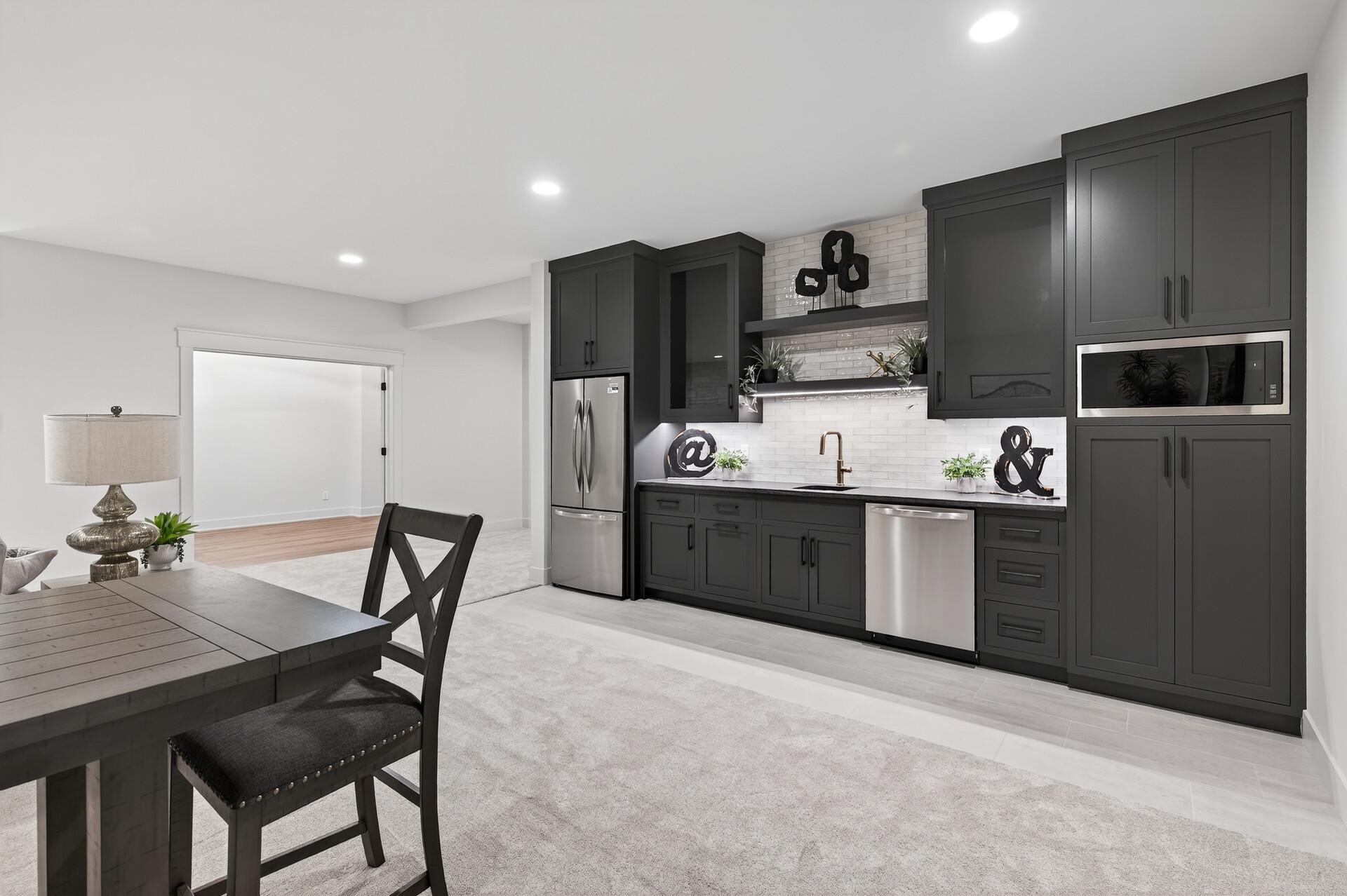 85_641_Park_St_E85_mls.jpg