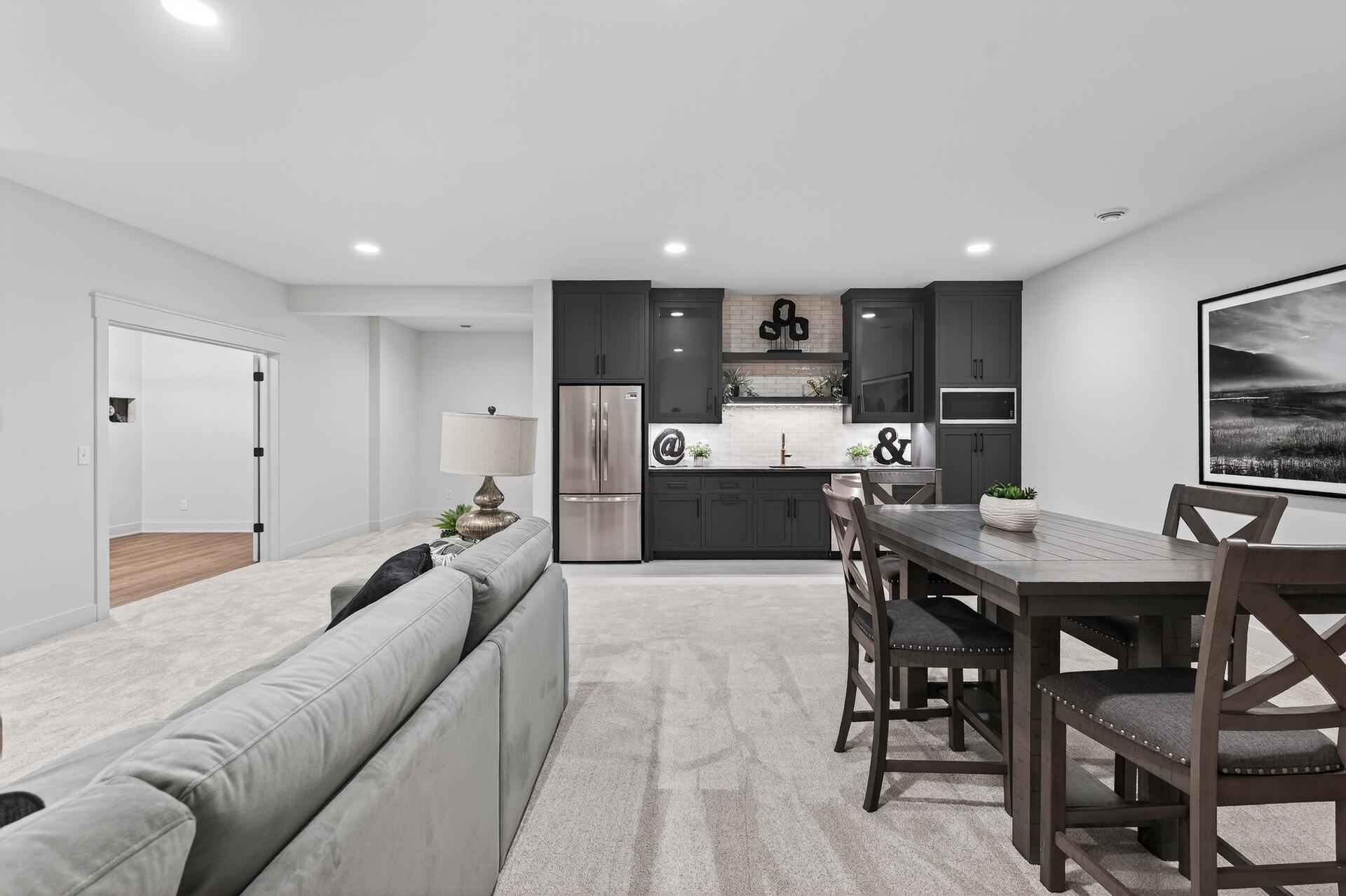 84_641_Park_St_E84_mls.jpg