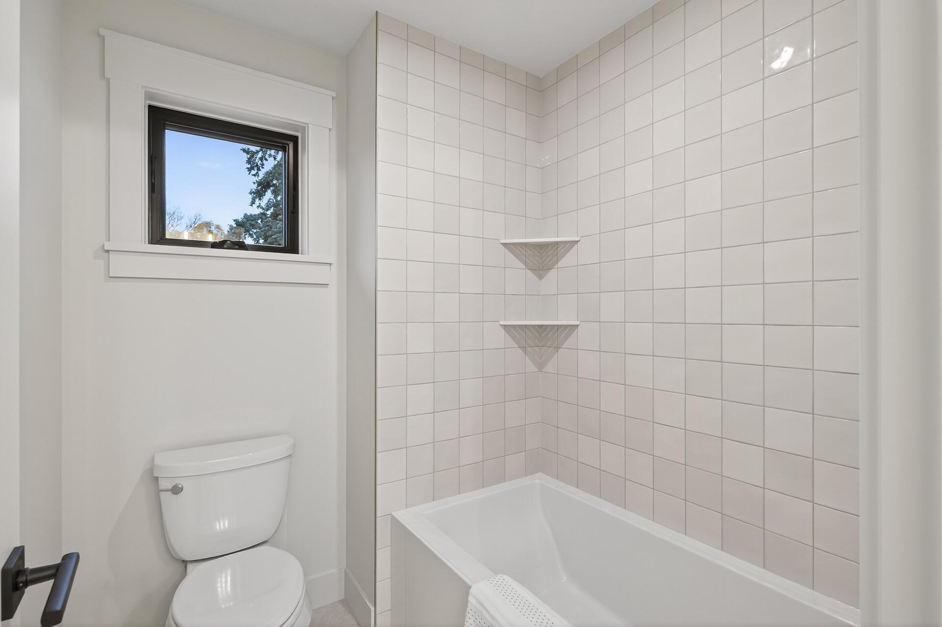 71_641_Park_St_E71_mls.jpg