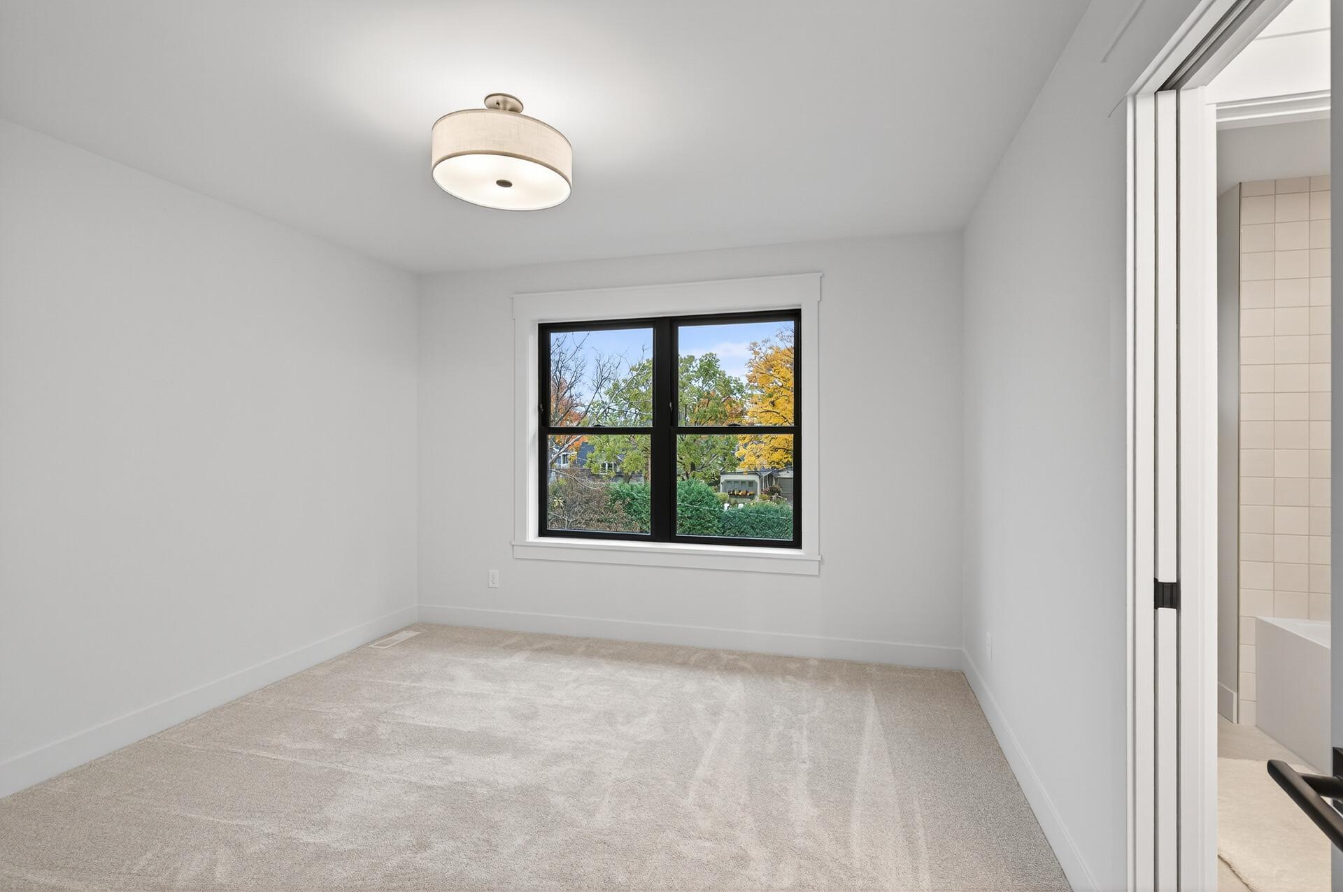 67_641_Park_St_E67_mls.jpg