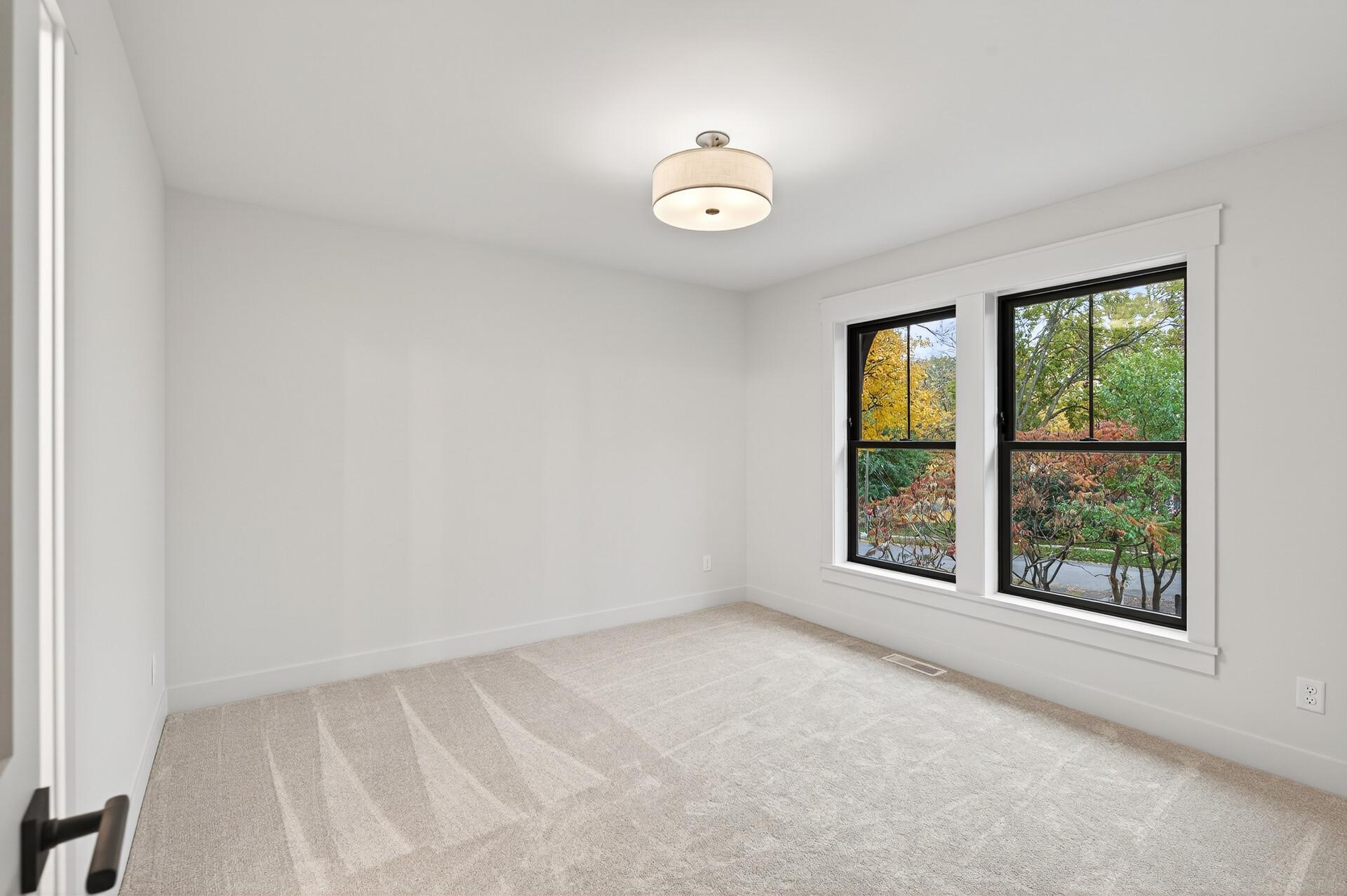 64_641_Park_St_E64_mls.jpg