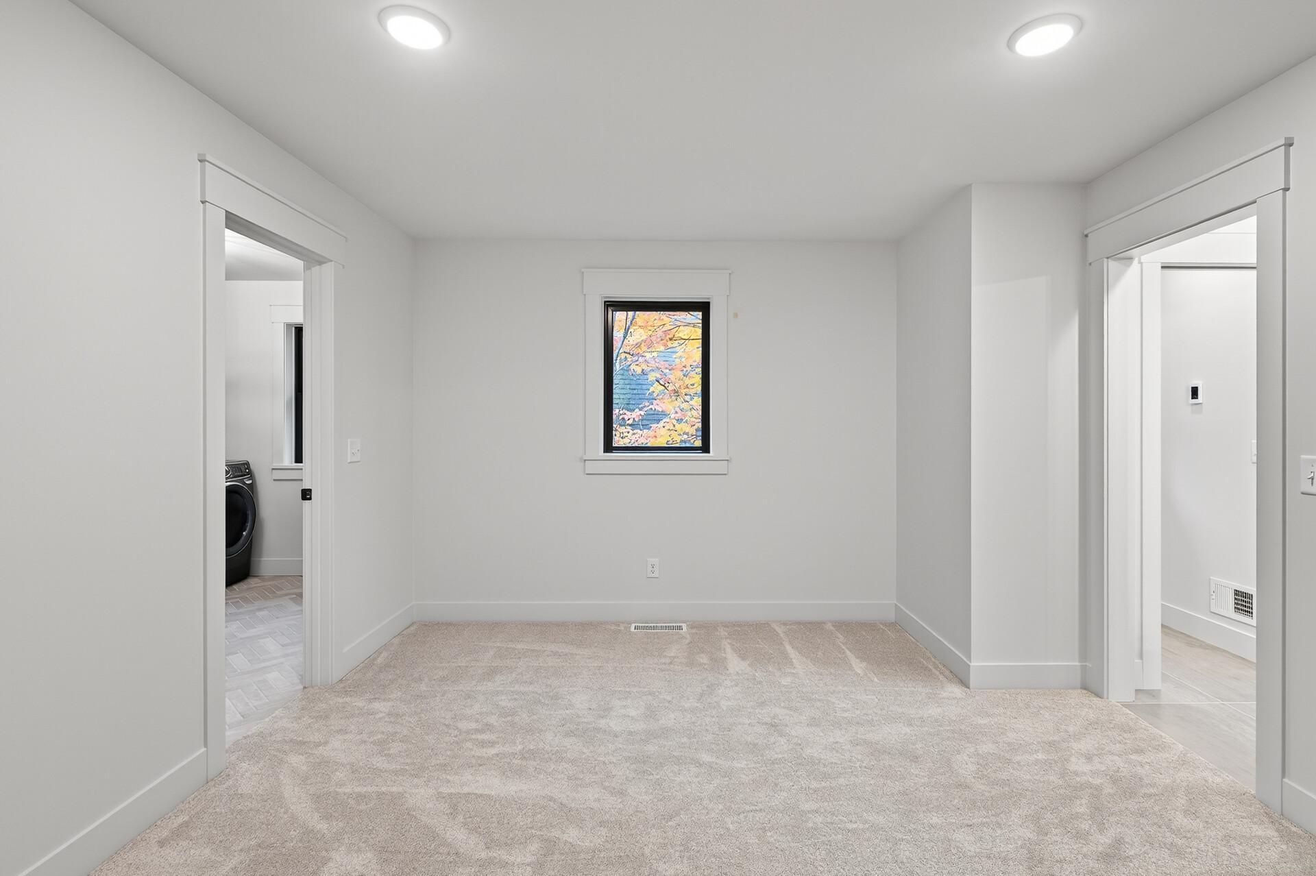 63_641_Park_St_E63_mls.jpg