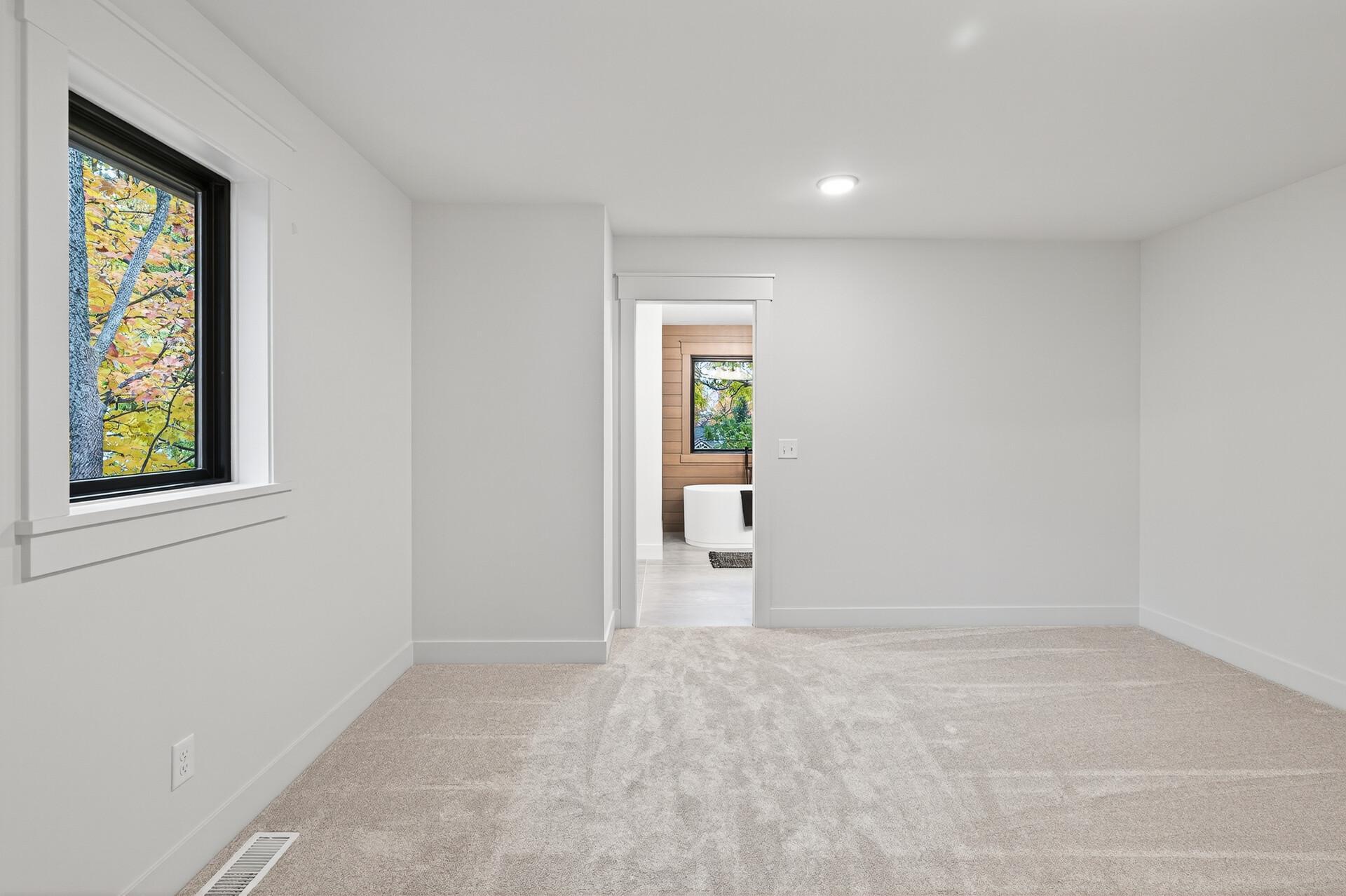 62_641_Park_St_E62_mls.jpg