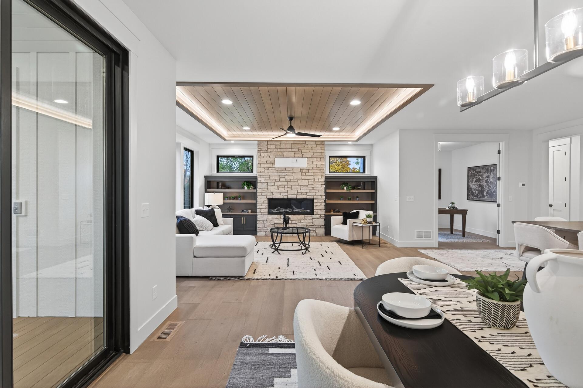 24_641_Park_St_E24_mls.jpg