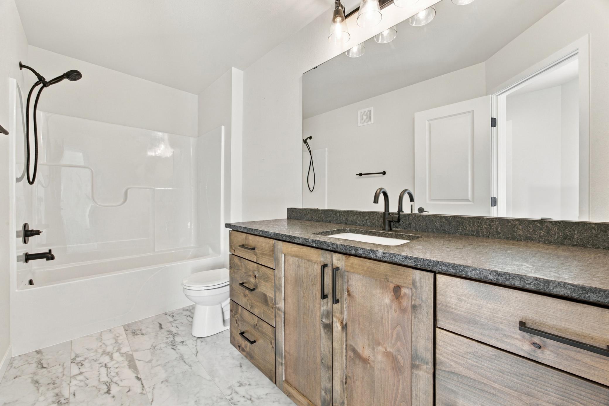Upper Level Full Bathroom