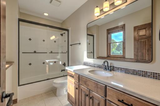 2928 Jonquil Trail N, Lake Elmo, MN 55042