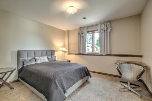 2928 Jonquil Trail N, Lake Elmo, MN 55042