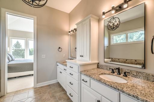 2928 Jonquil Trail N, Lake Elmo, MN 55042