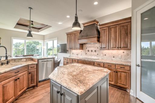 2928 Jonquil Trail N, Lake Elmo, MN 55042