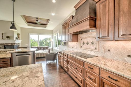 2928 Jonquil Trail N, Lake Elmo, MN 55042