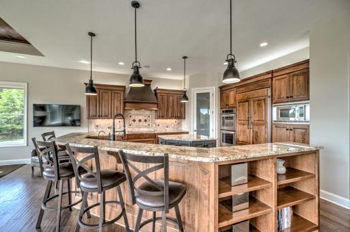 2928 Jonquil Trail N, Lake Elmo, MN 55042