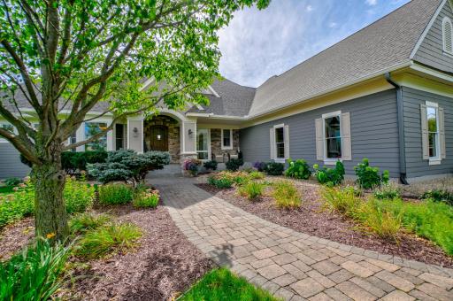 2928 Jonquil Trail N, Lake Elmo, MN 55042