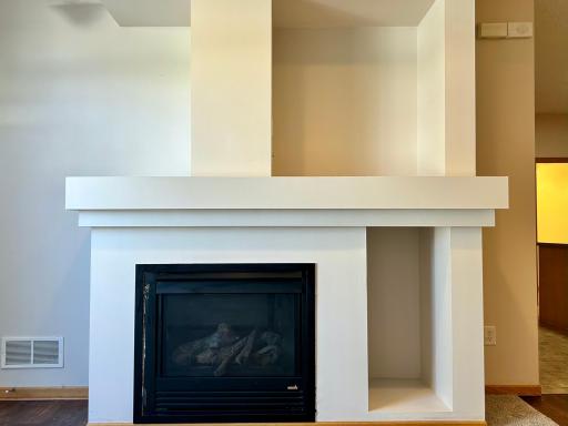 Gas fireplace
