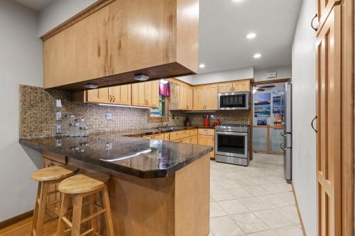 7181 Foxboro Lane, Woodbury, MN 55125