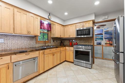 7181 Foxboro Lane, Woodbury, MN 55125