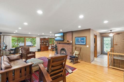 7181 Foxboro Lane, Woodbury, MN 55125