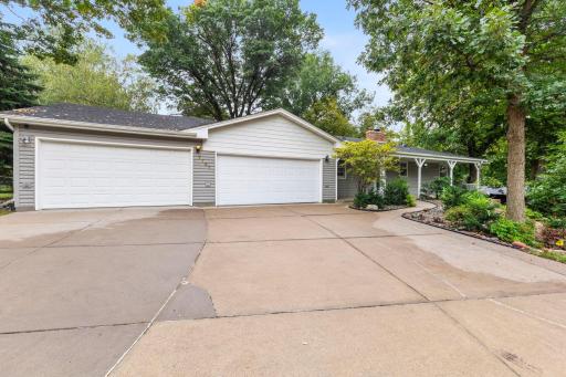7181 Foxboro Lane, Woodbury, MN 55125