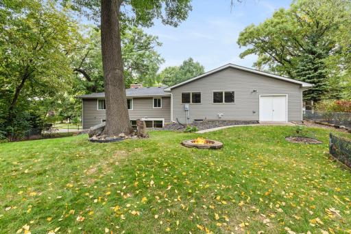 7181 Foxboro Lane, Woodbury, MN 55125