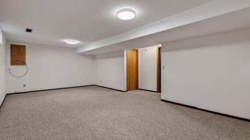 2810 Hallie Lane, Eau Claire, WI 54703