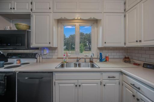 2437 Albion Avenue, Fairmont, MN 56031