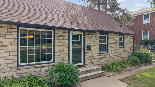 08-1784 Pascal St N, Falcon Heights, MN 55113_08.jpg