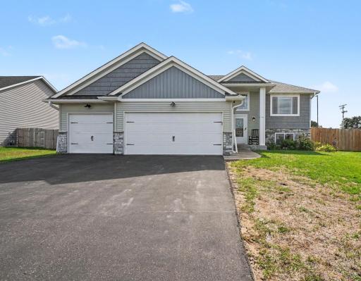 707 Hickory Street SW, Isanti, MN 55040