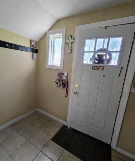 5 x 9 enclosed front porch