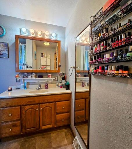 Bathroom vanity